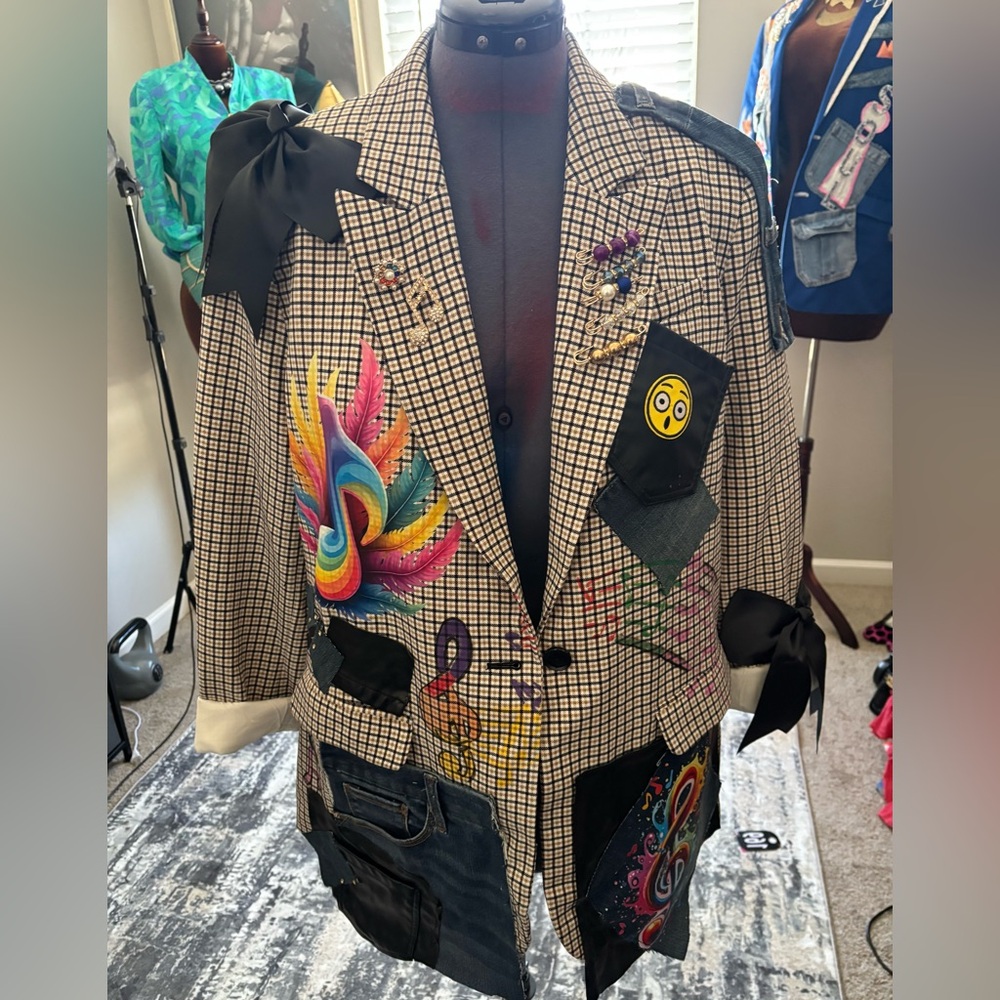 Checked Patchwork Blazer With Multicolor Graphic … - image 1